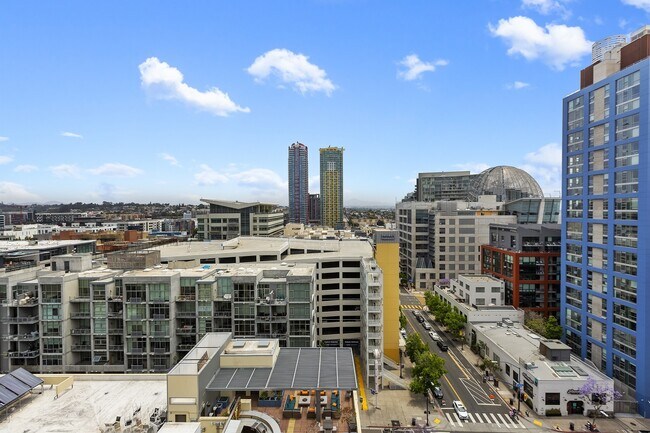 Building Photo - 427 9th Ave