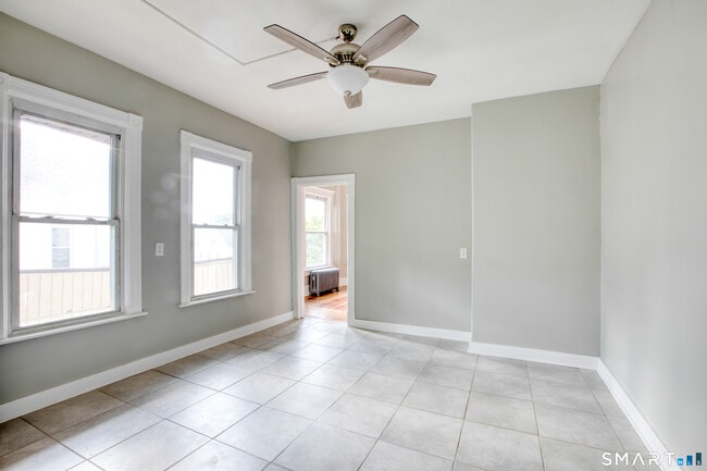 Building Photo - 325 Chestnut St