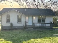 Building Photo - 2718 Oakwood Ave