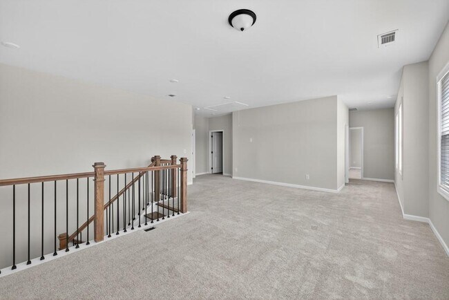 Building Photo - 4407 Silver Oak Dr SW