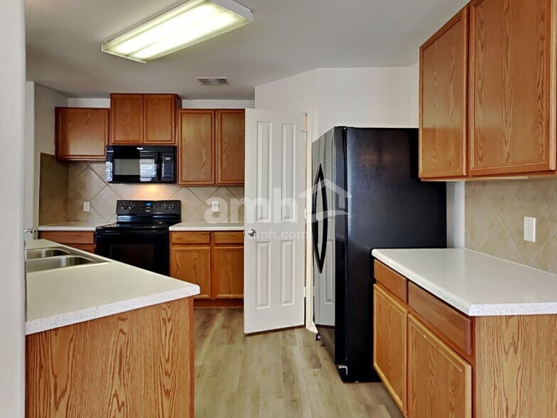 Building Photo - 4906 Braden Gate