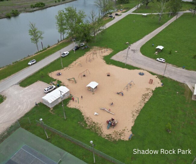 Building Photo - 164 Forsyth-Taneyville Rd