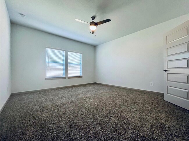 Building Photo - 3322 Silverton Dr