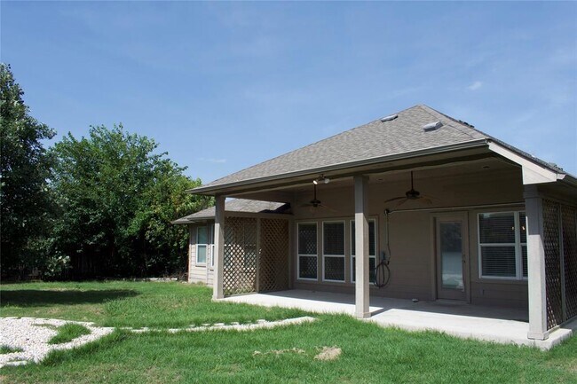 Building Photo - 1001 Emory Fields Cove