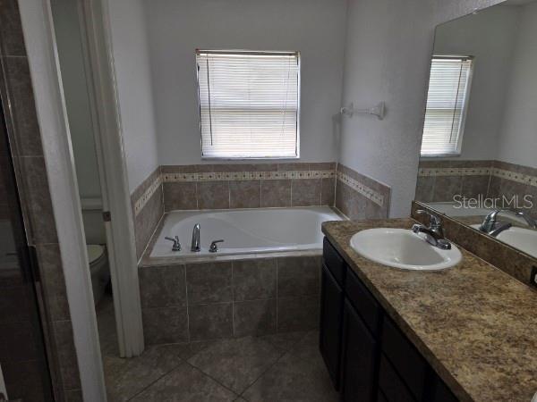 Building Photo - 2235 Lakeridge Dr