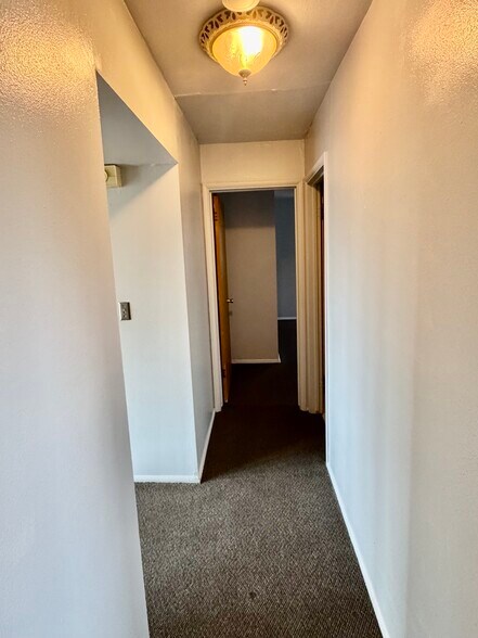Building Photo - 728 Saint Charles St