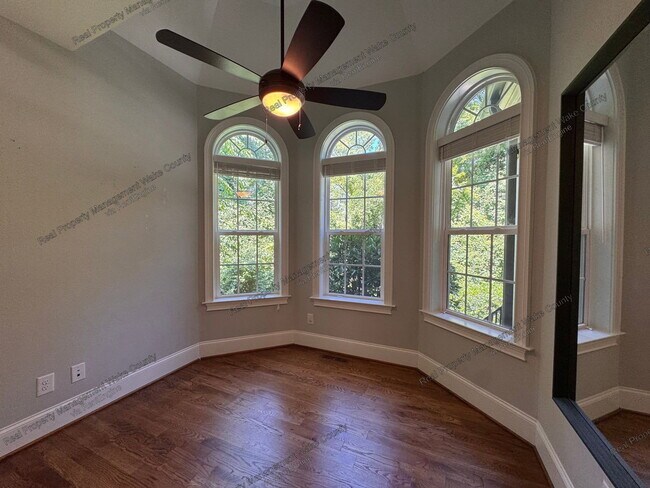 Building Photo - 3353 Cheswick Dr