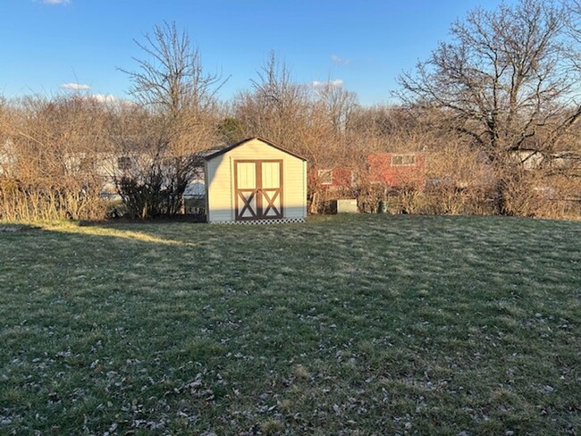 Building Photo - 3 Bedroom, 1 Bath Ranch Home w/Attached Ga...