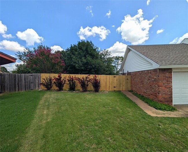 Building Photo - 10133 Bromley Ct