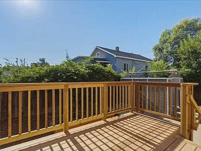 Building Photo - 3123 San Rafael Ct