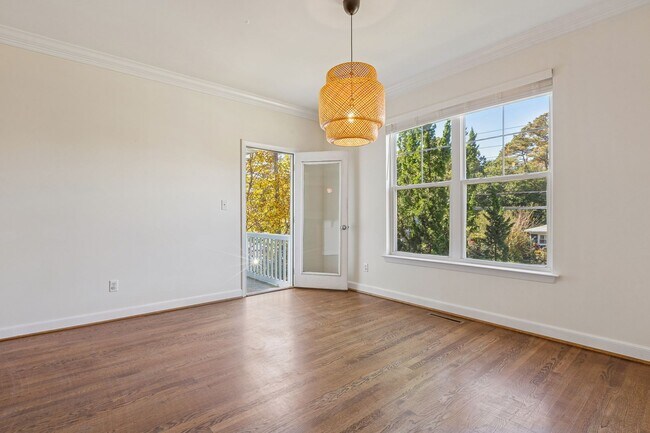 Building Photo - Chic's Beach Updated Rental!