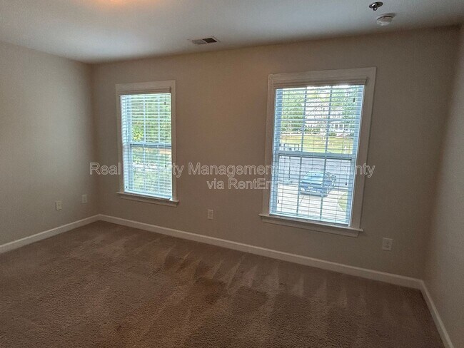 Building Photo - 142 Bexley Way