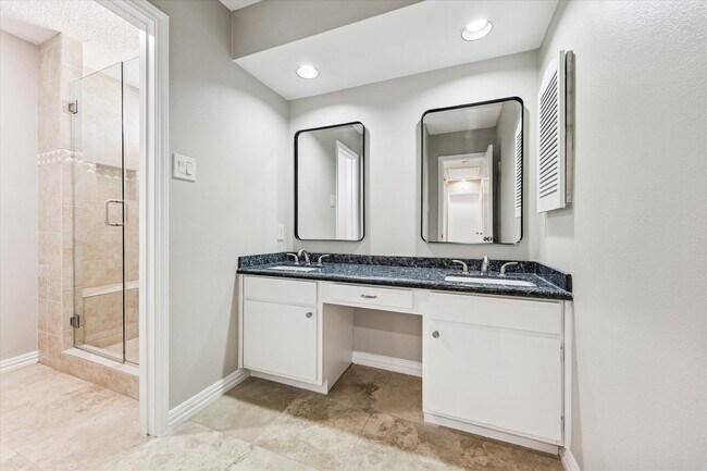 Building Photo - 5933 Woodway Place Ct