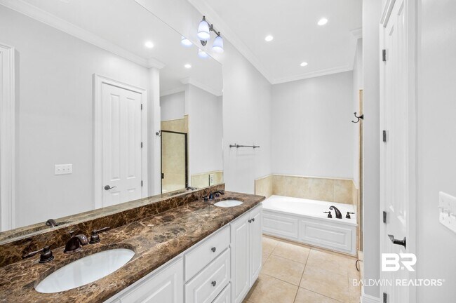 Building Photo - 32511 Water View Dr E