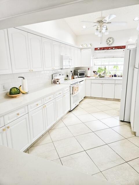 Building Photo - 16657 Redwood Way