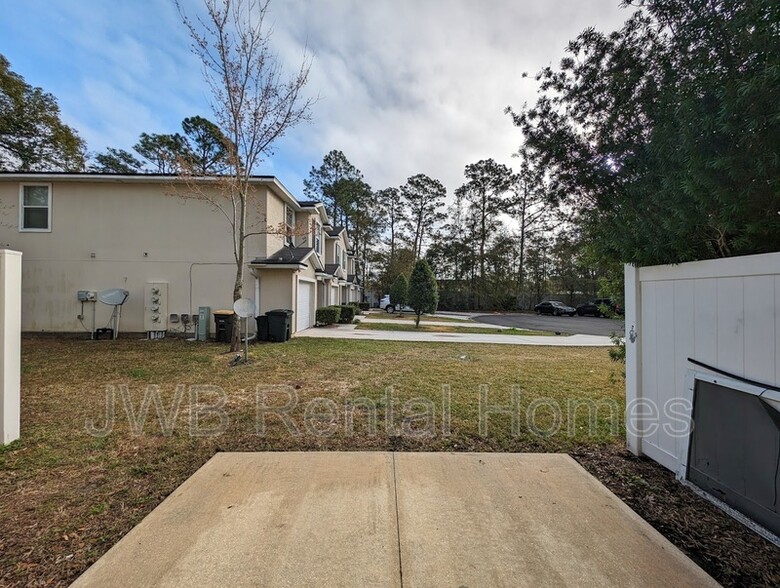 Building Photo - 7119 Timmerman Ln