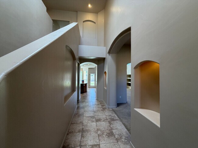 Building Photo - 4 Bedroom Home Plus Office Available Near Eubank Blvd NE & Paseo Del Norte!