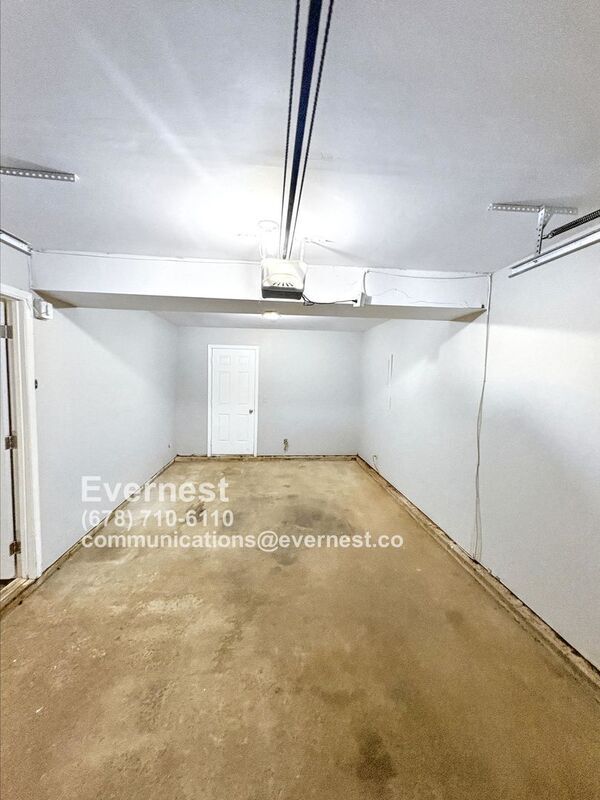 Building Photo - 4060 Day Trail S