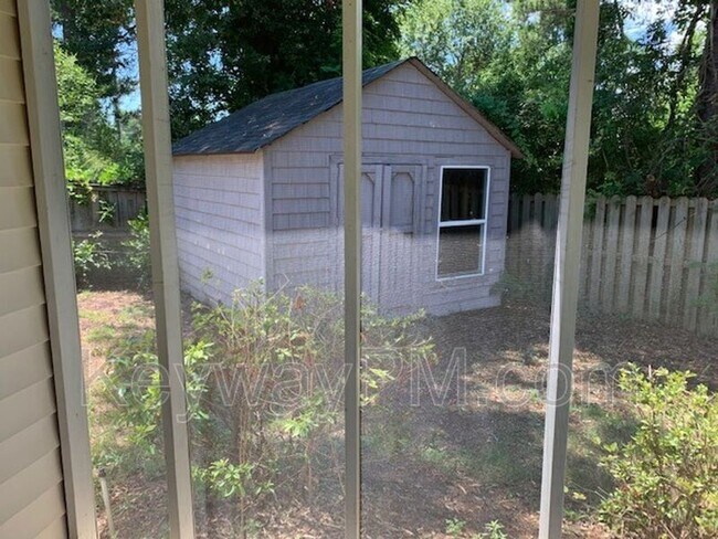 Building Photo - 18 Fowkewood Ct