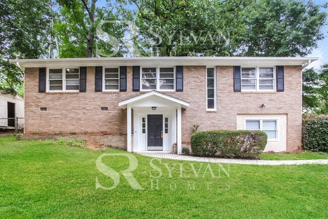 Building Photo - Prepare to be impressed by this 4 bedroom,...