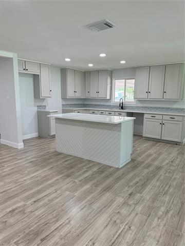 Building Photo - 409 Pecan Grove Dr