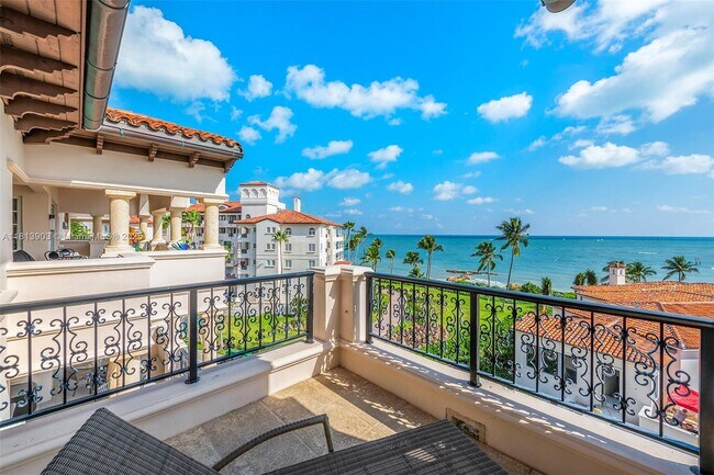 Building Photo - 19253 Fisher Island Dr