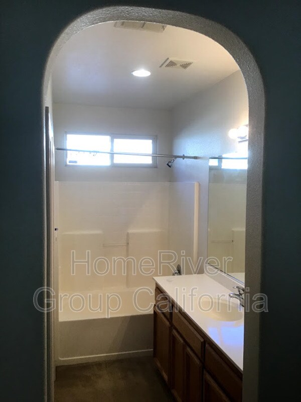 Building Photo - 1825 Acari Ave