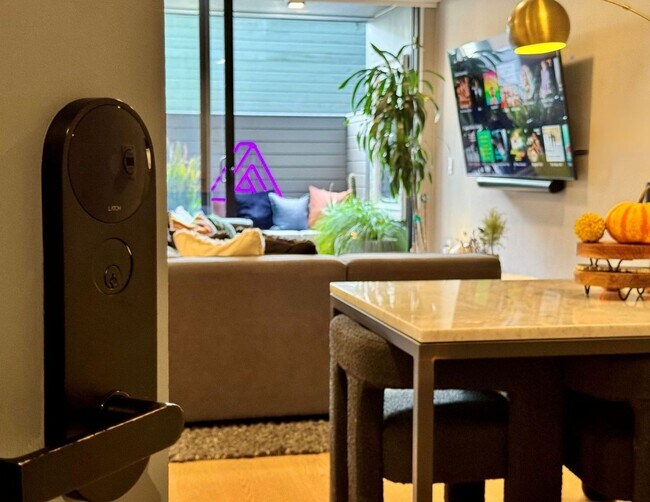 Building Photo - Maison à SOMA  |Secured Smart Access. Mode...
