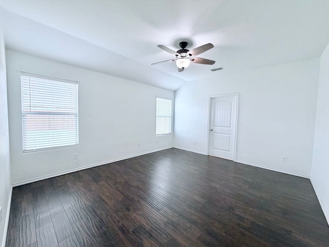 Building Photo - 520 Cantebury Park Ln