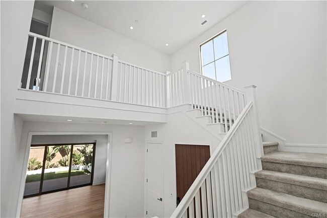 Building Photo - 123 AWNING