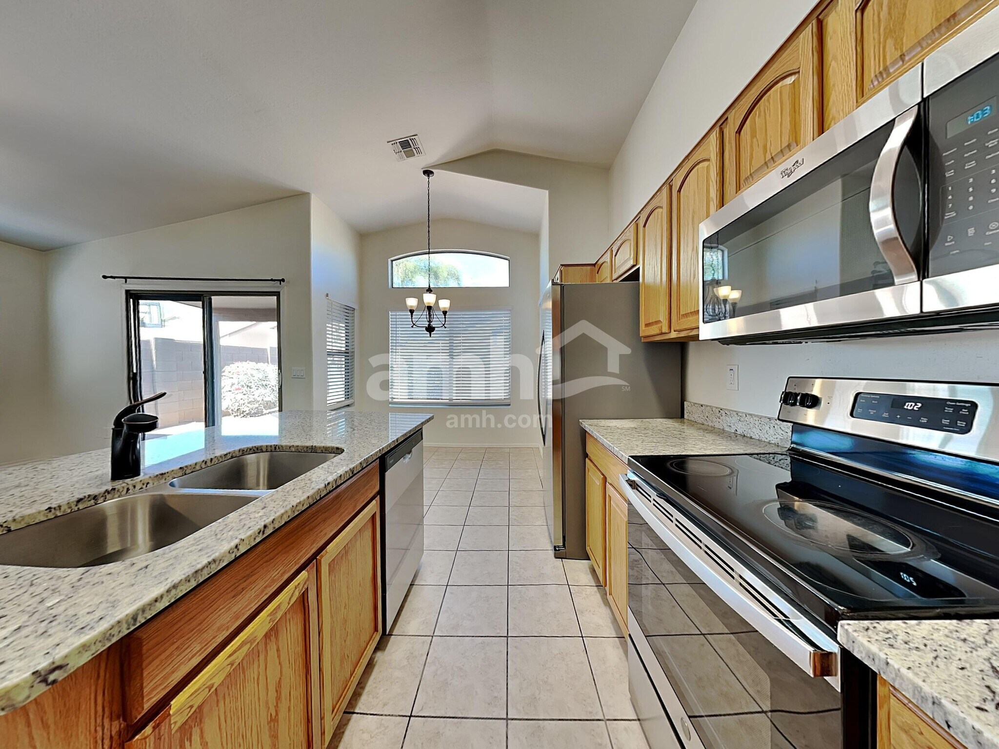 Building Photo - 13830 W Keim Dr