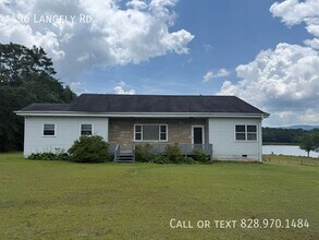 Building Photo - 496 Langley Rd