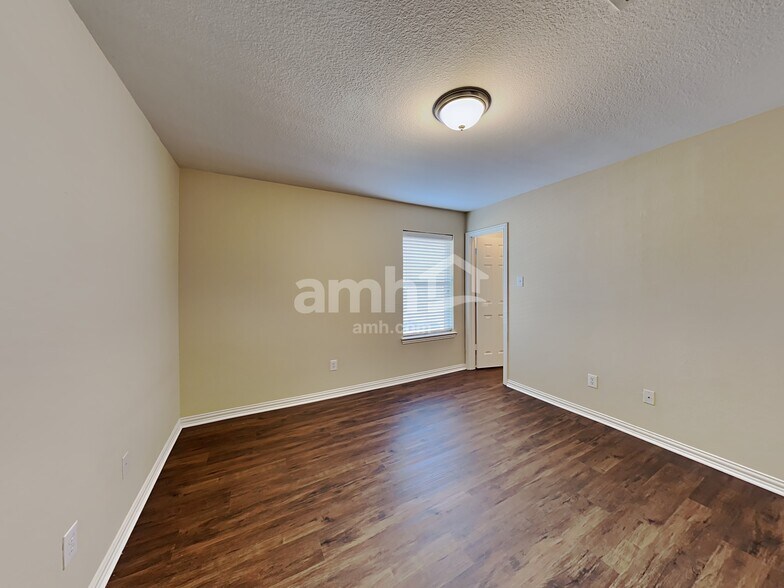 Building Photo - 1218 Kynette Dr