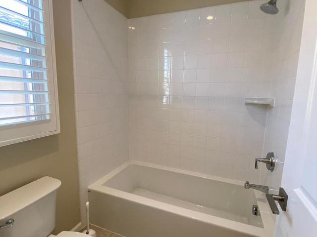 Building Photo - 3 bedroom in Irvine CA 92620