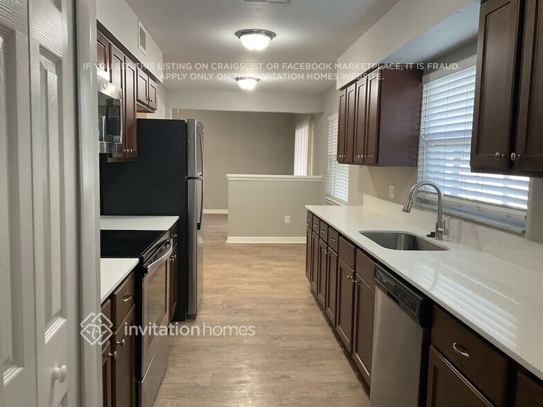 Building Photo - 7773 Bay Cedar Dr