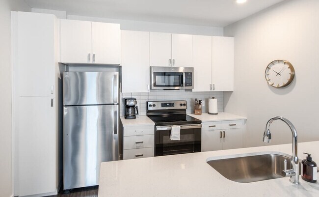 Building Photo - 228 Pike St