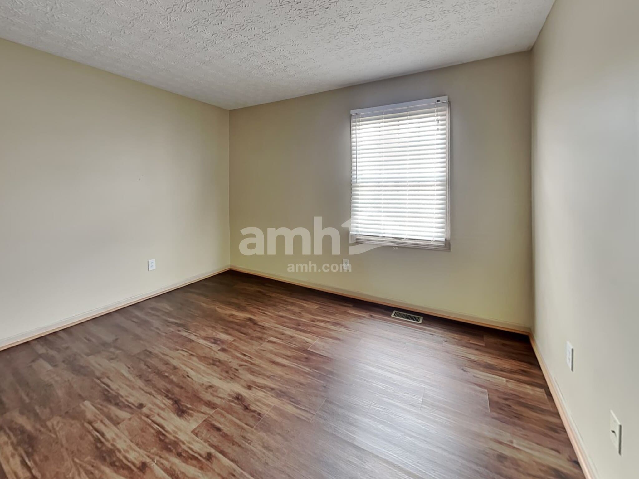 Building Photo - 5563 Crenton Dr