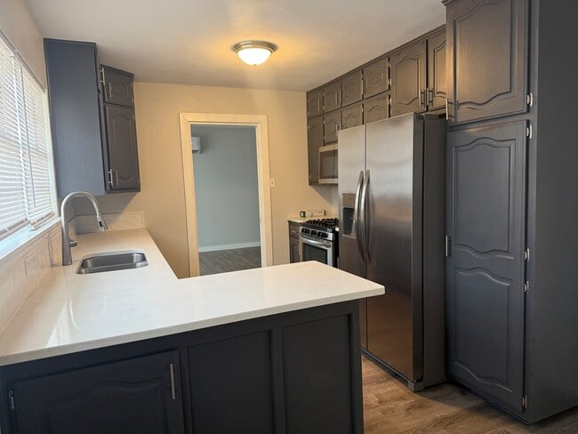 Building Photo - 2705 Cambridge St