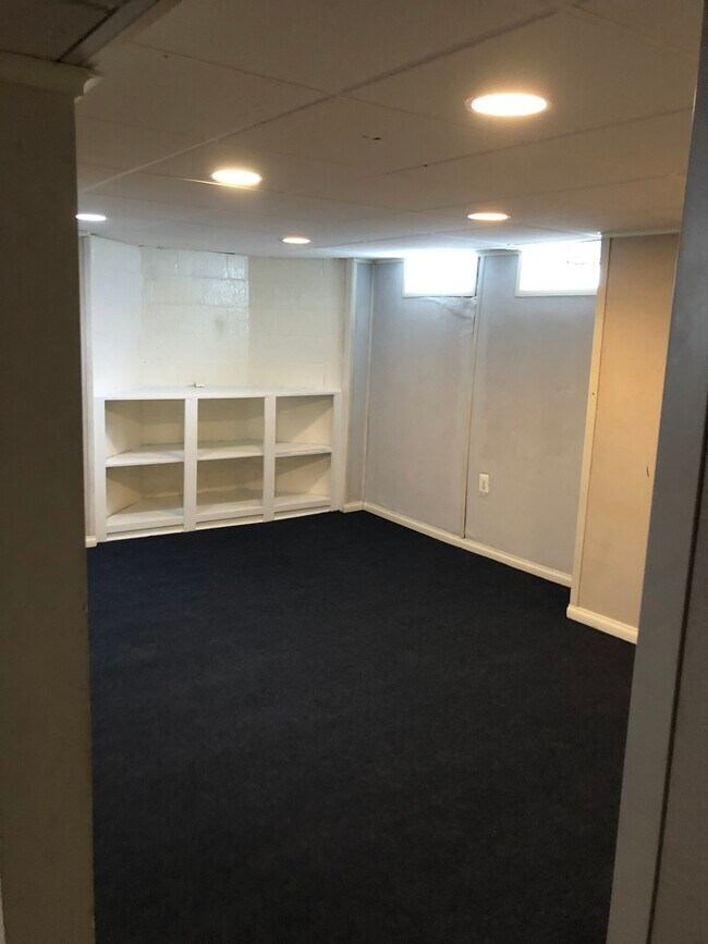 Building Photo - 18996 Elkhart St