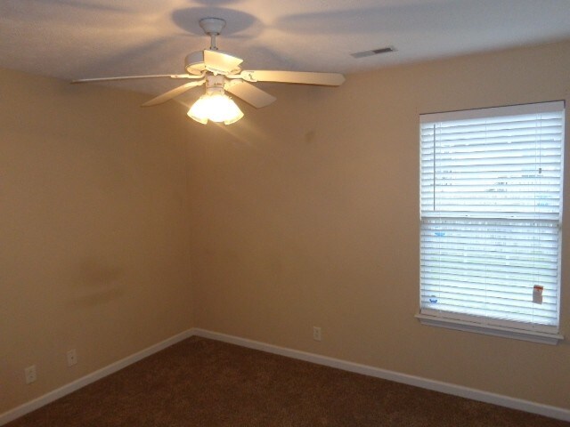 Building Photo - 167 Lansdan Dr