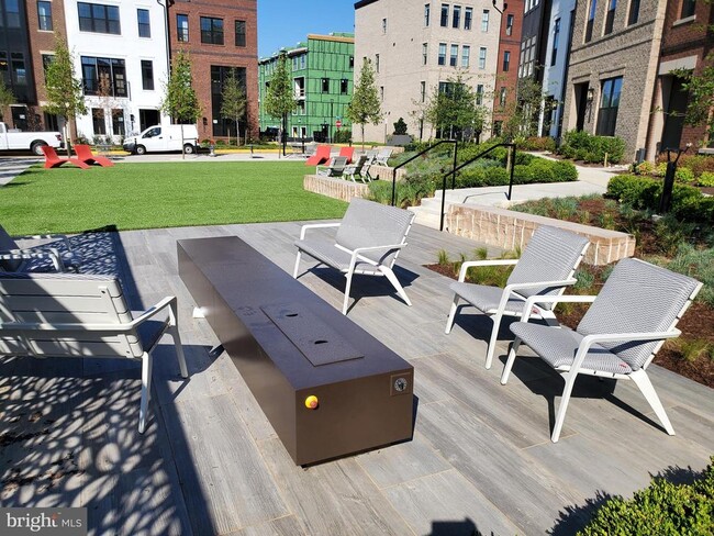 Building Photo - 7510 Sawyer Farm Wy