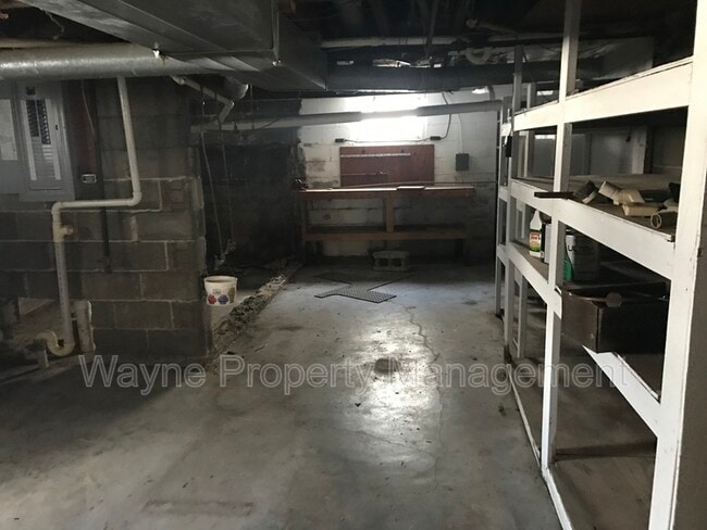 Building Photo - 503 NE 3rd St