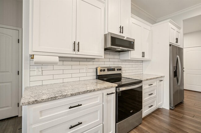 Building Photo - 423 Pitaya Ln