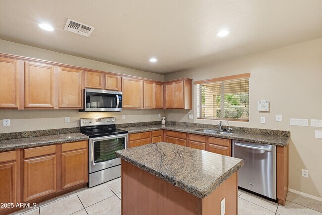 Building Photo - 3032 E Denim Trail