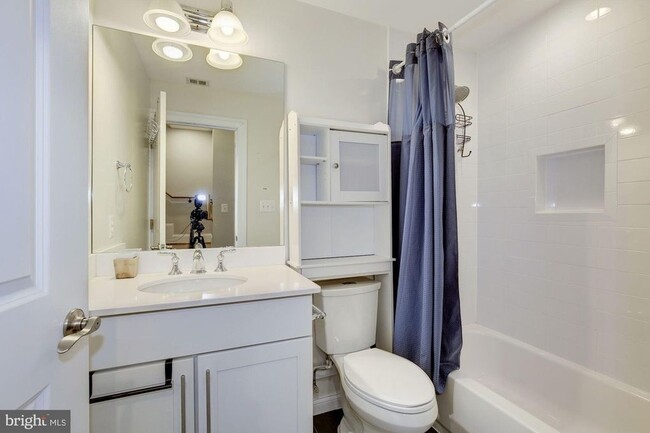 Building Photo - 1448 Harvard St NW