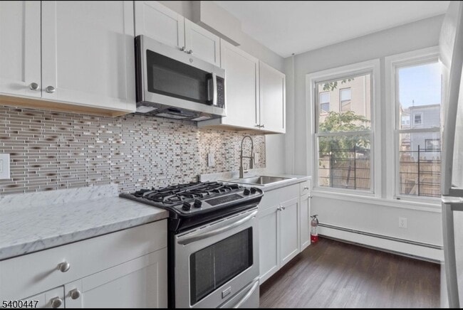 Building Photo - 35 McAdoo Ave