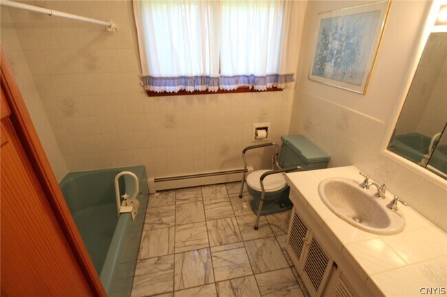 Building Photo - 6363 Muskrat Bay Rd