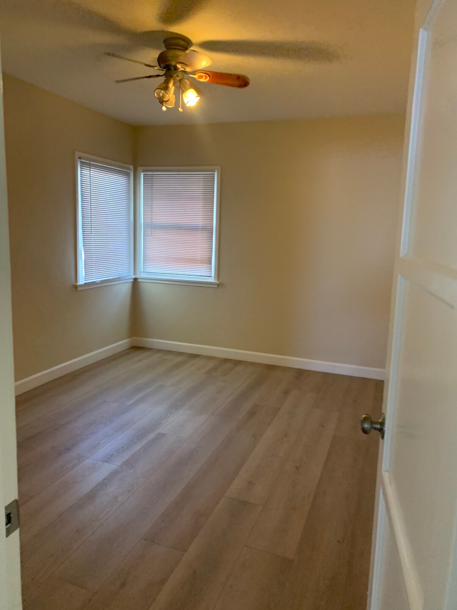 Building Photo - 11677 1/2 Magnolia Blvd