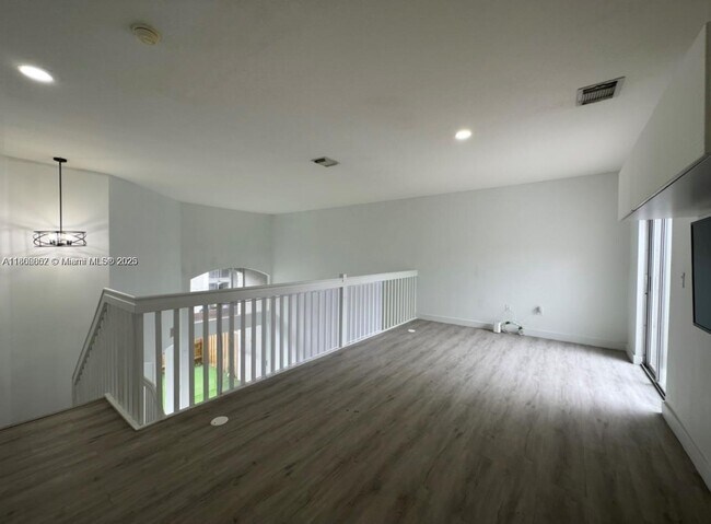 Building Photo - 8042 NW 114th Pl