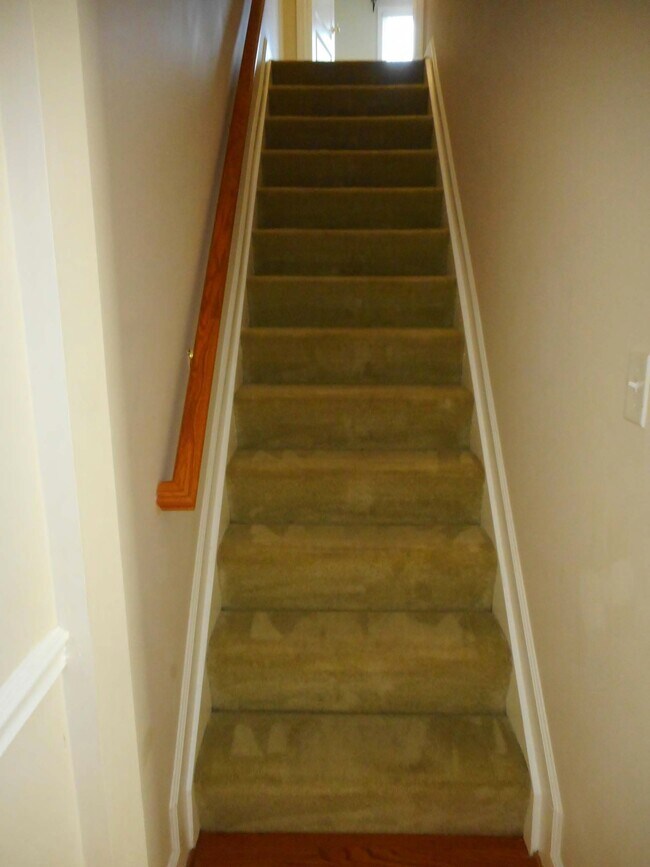 Building Photo - 608 Green St